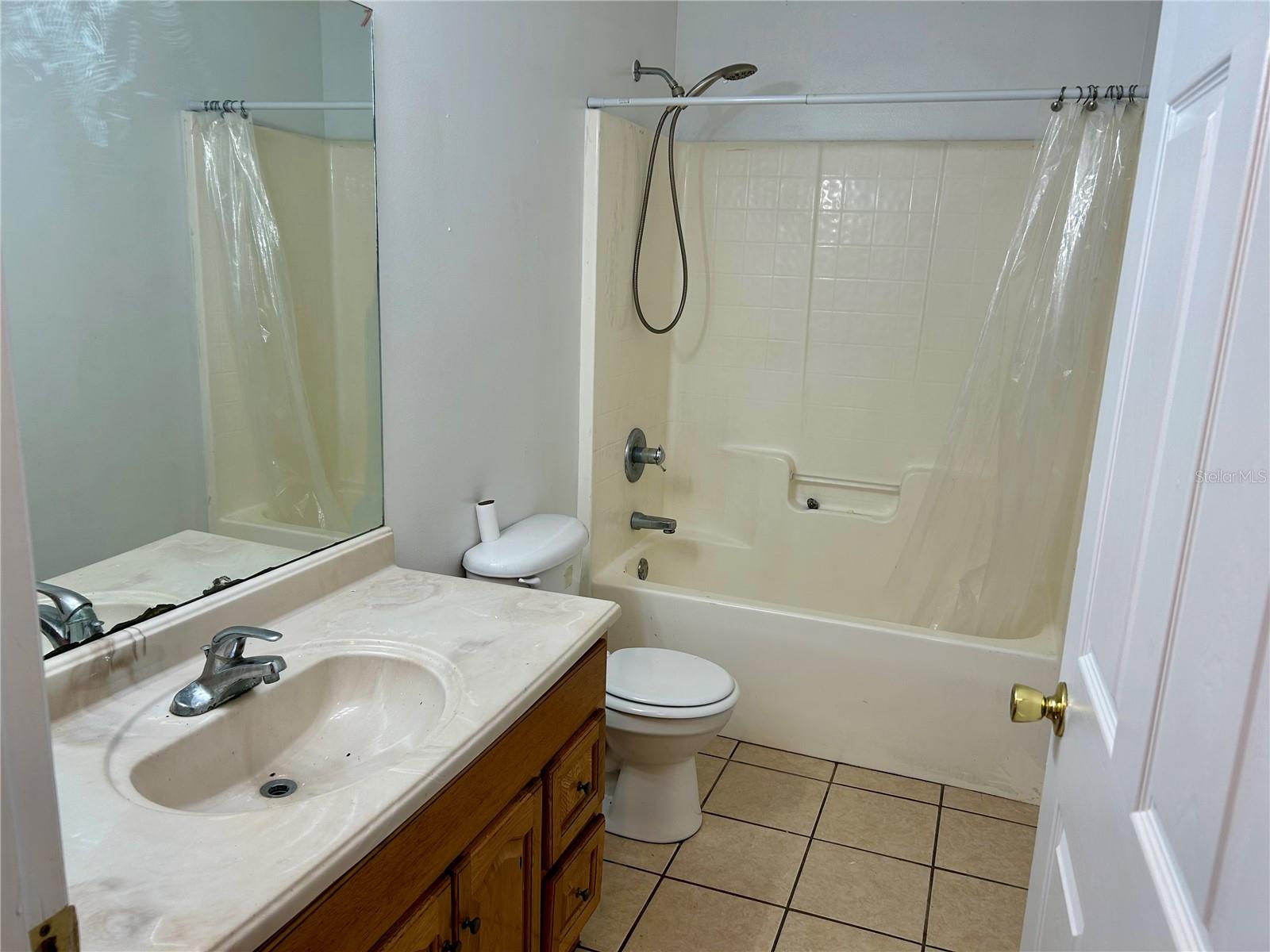 Image 15 of 25 For 209 1st Avenue