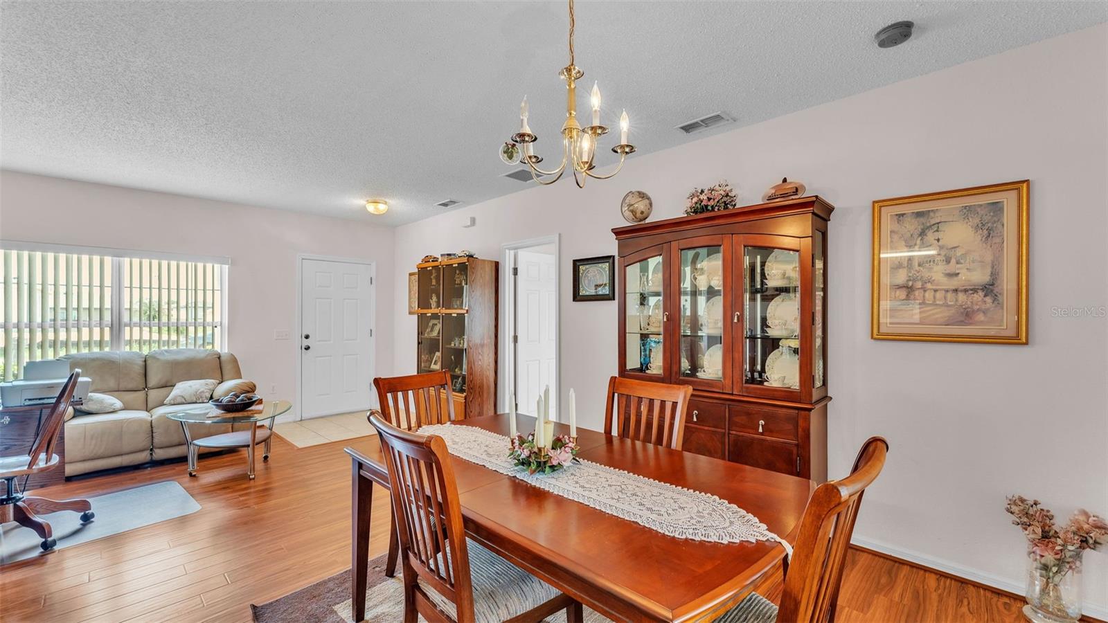 Image 22 of 49 For 123 Athabasca Drive