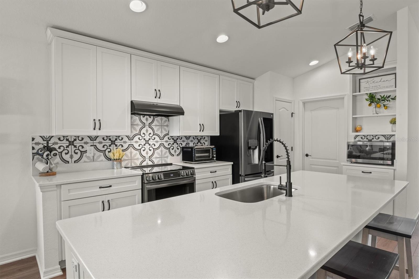 Image 13 of 38 For 6021 Eagle Pointe Drive