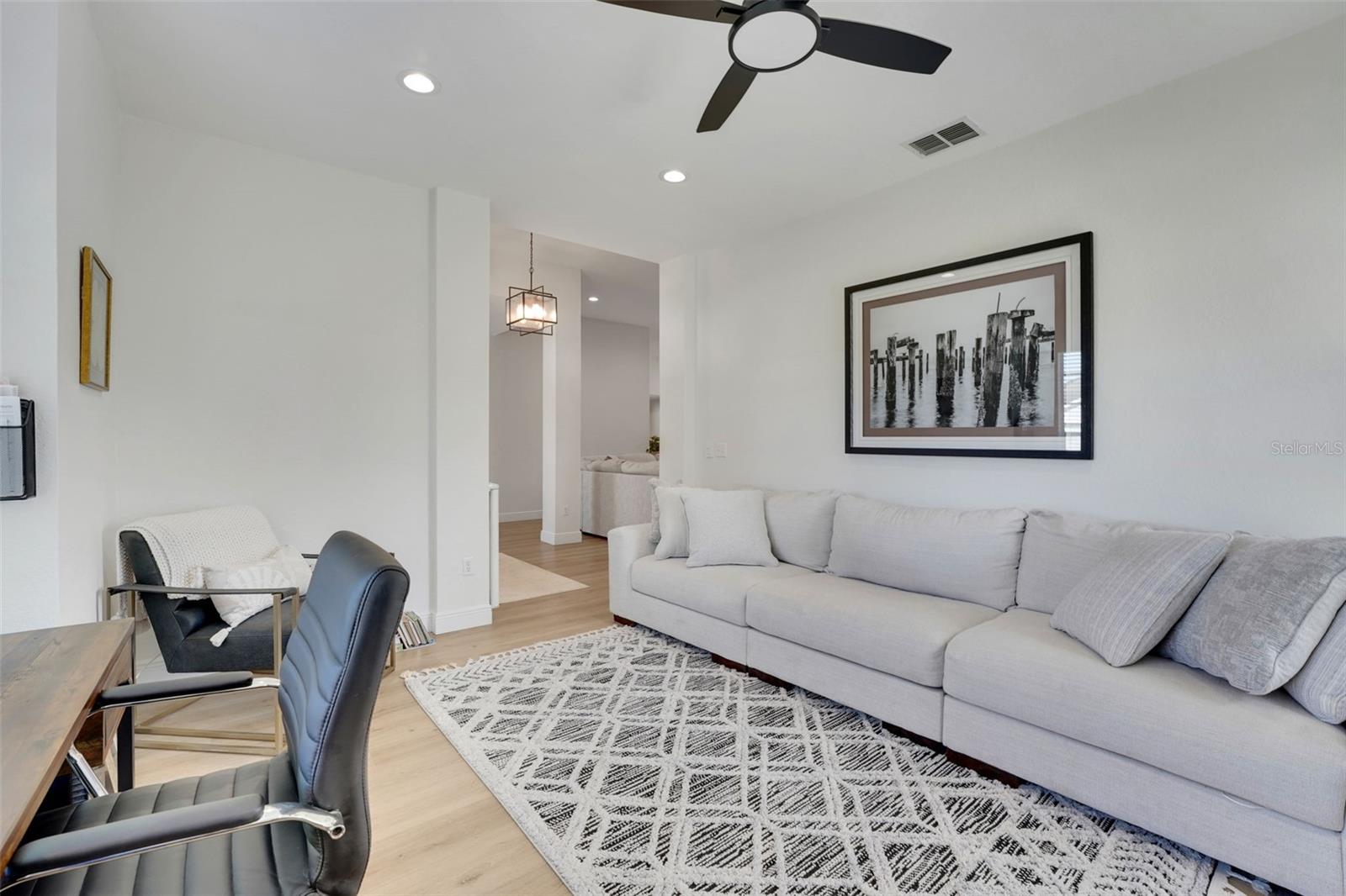 Image 16 of 60 For 122 Amber Boulevard