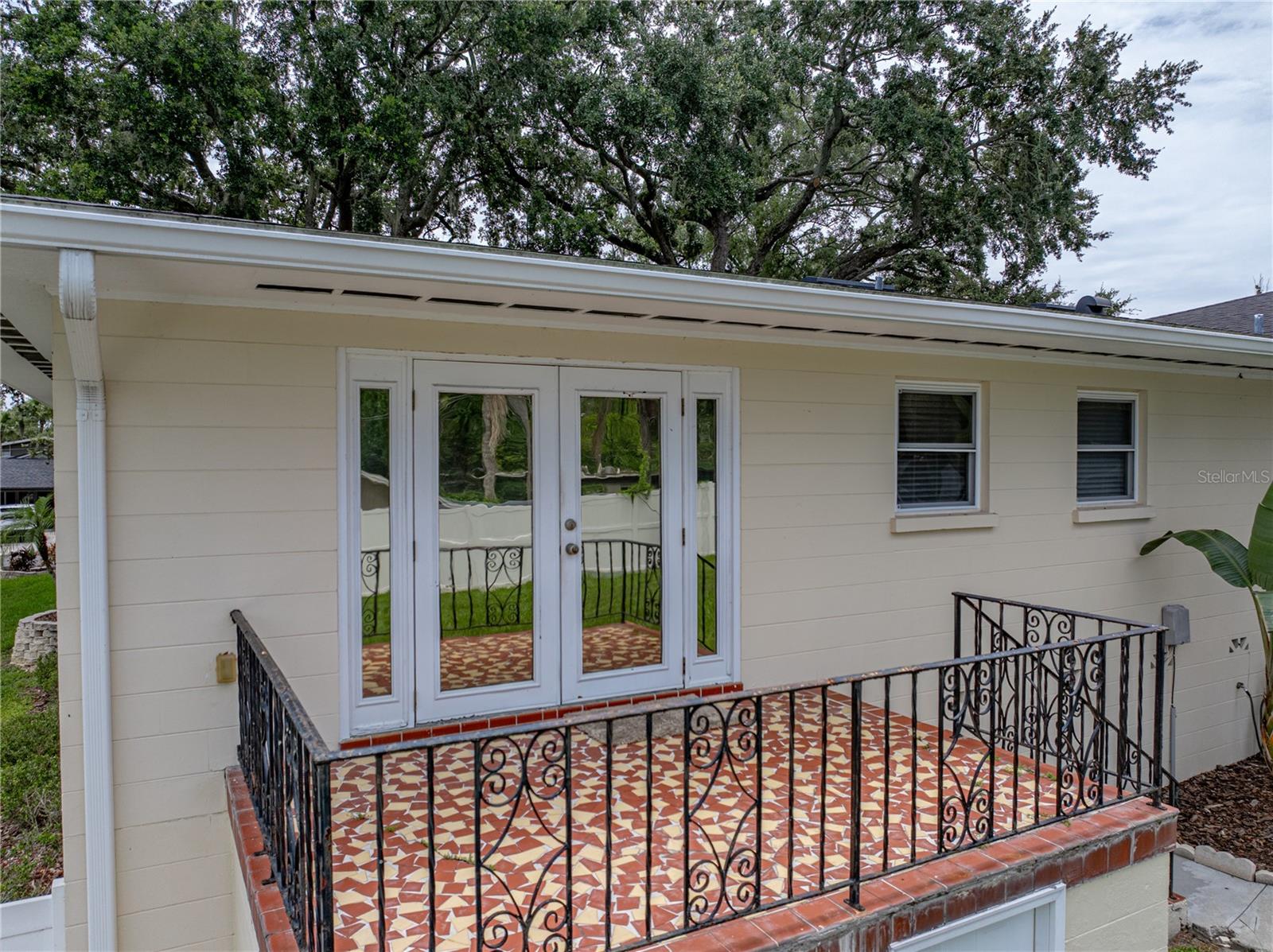 Image 36 of 81 For 2213 Woodbine Avenue