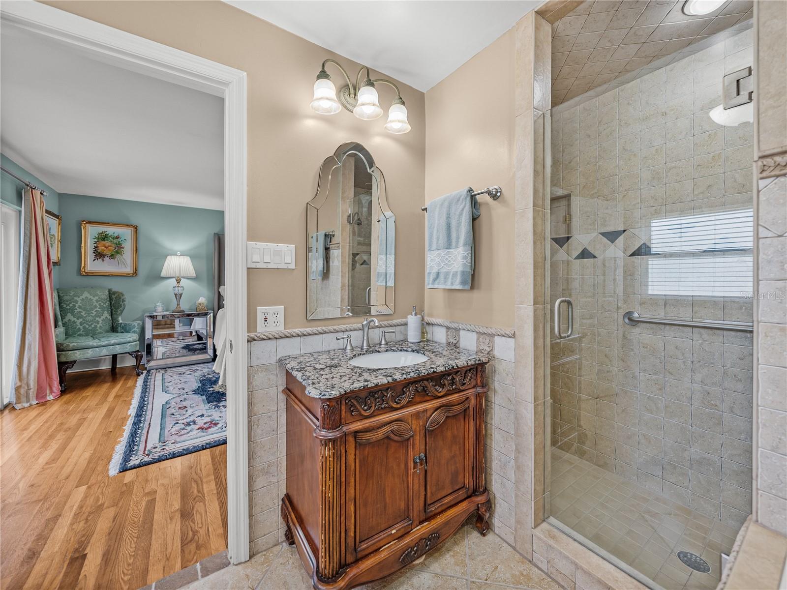 Image 40 of 81 For 2213 Woodbine Avenue