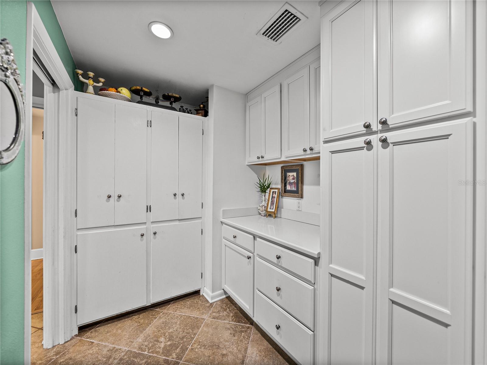 Image 52 of 81 For 2213 Woodbine Avenue