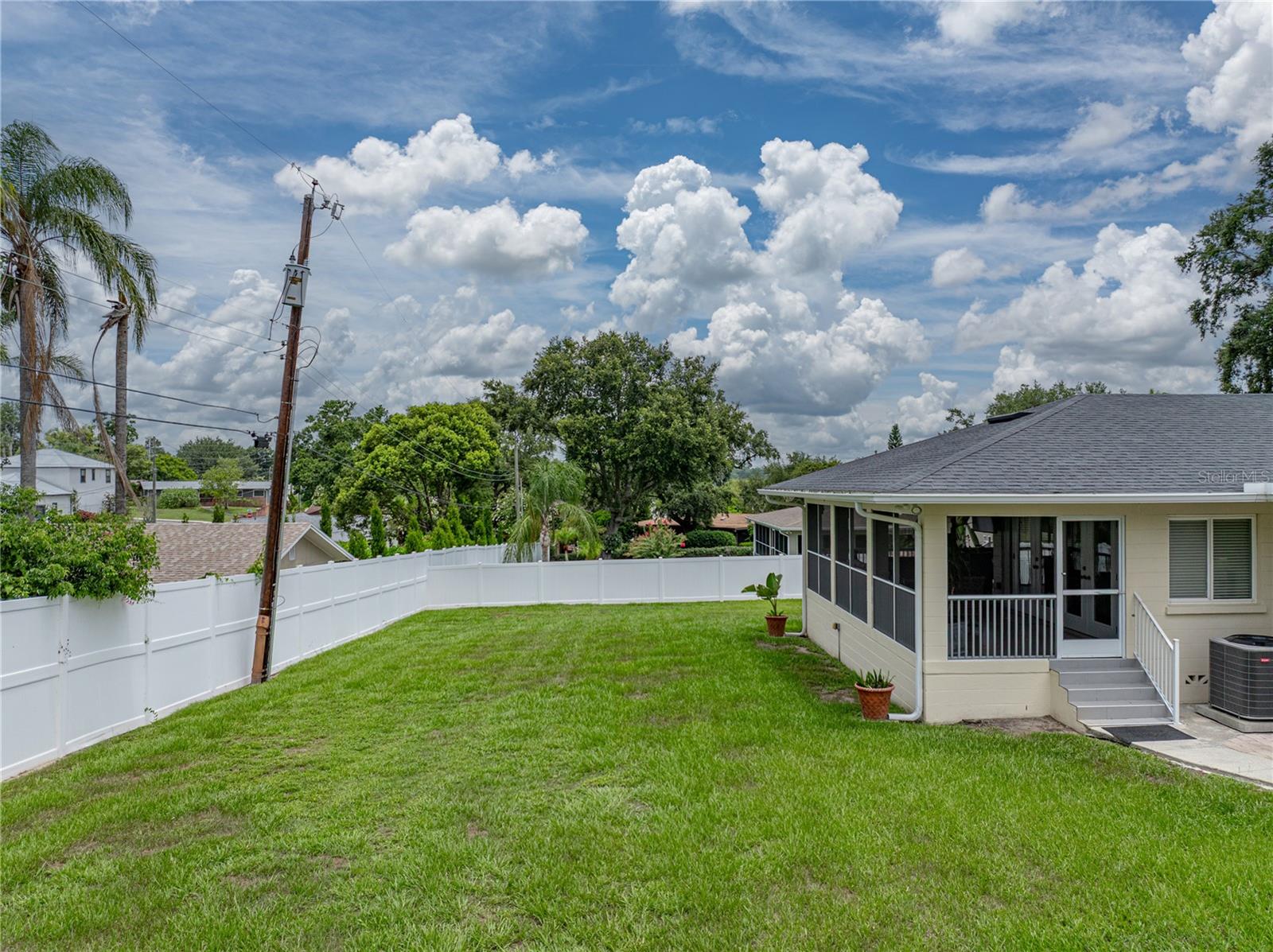 Image 65 of 81 For 2213 Woodbine Avenue