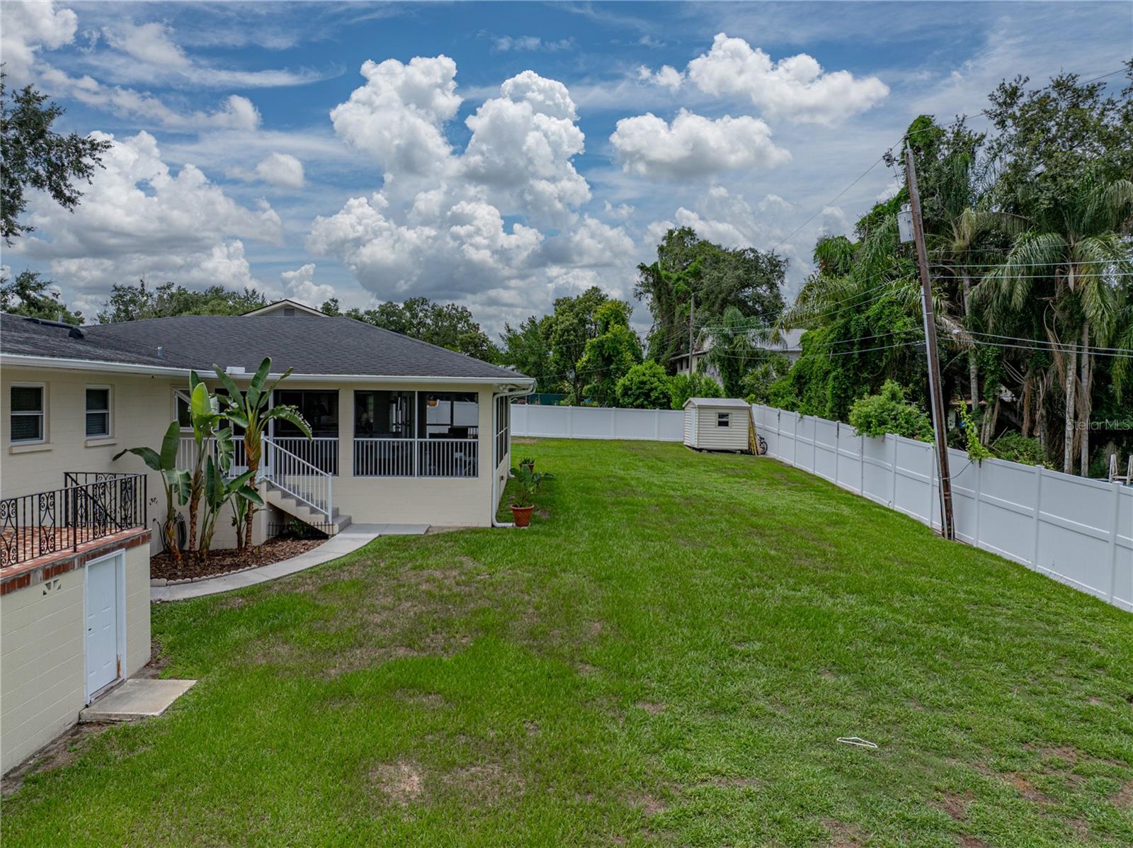Image 71 of 81 For 2213 Woodbine Avenue