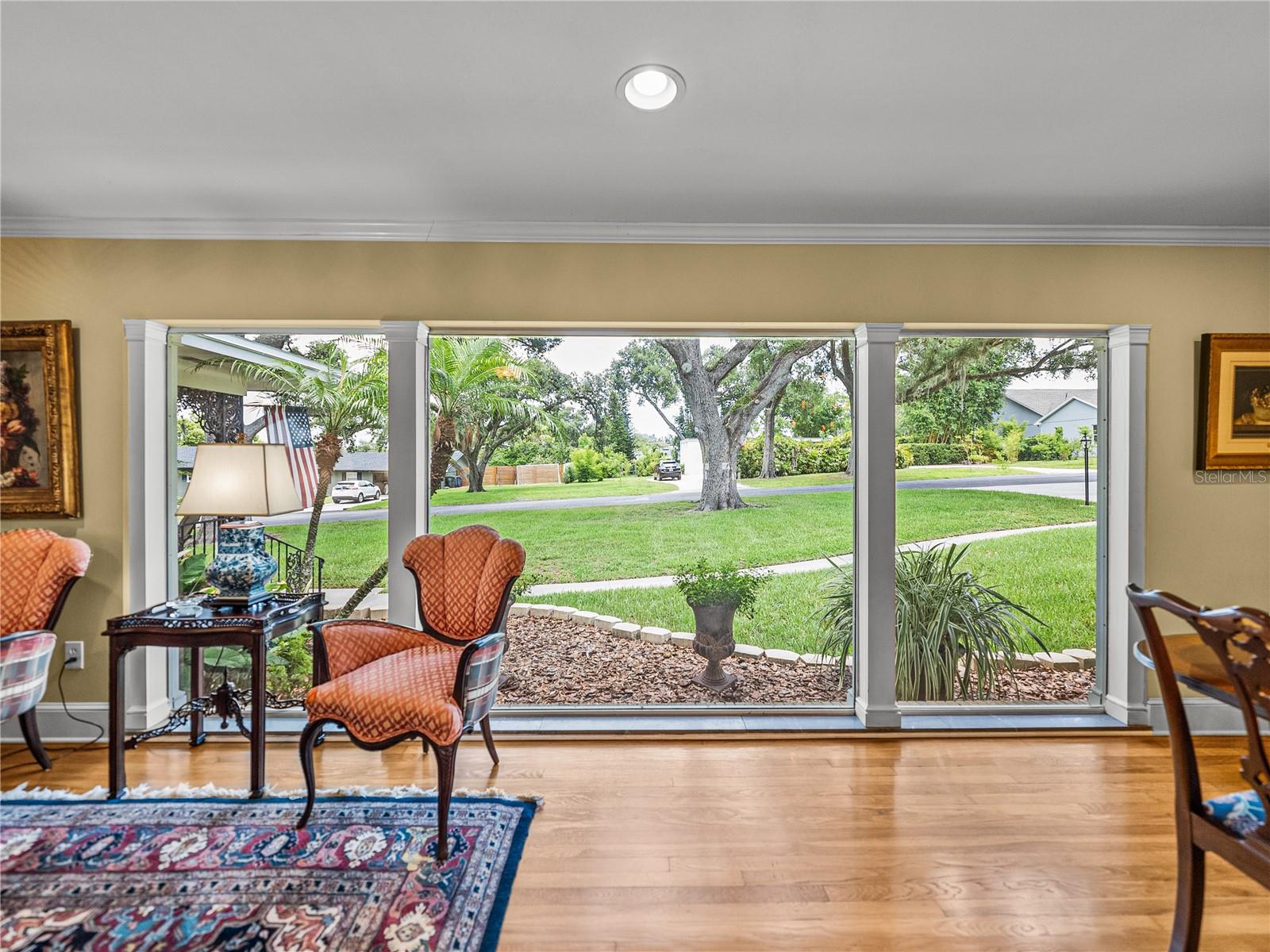 Image 8 of 81 For 2213 Woodbine Avenue