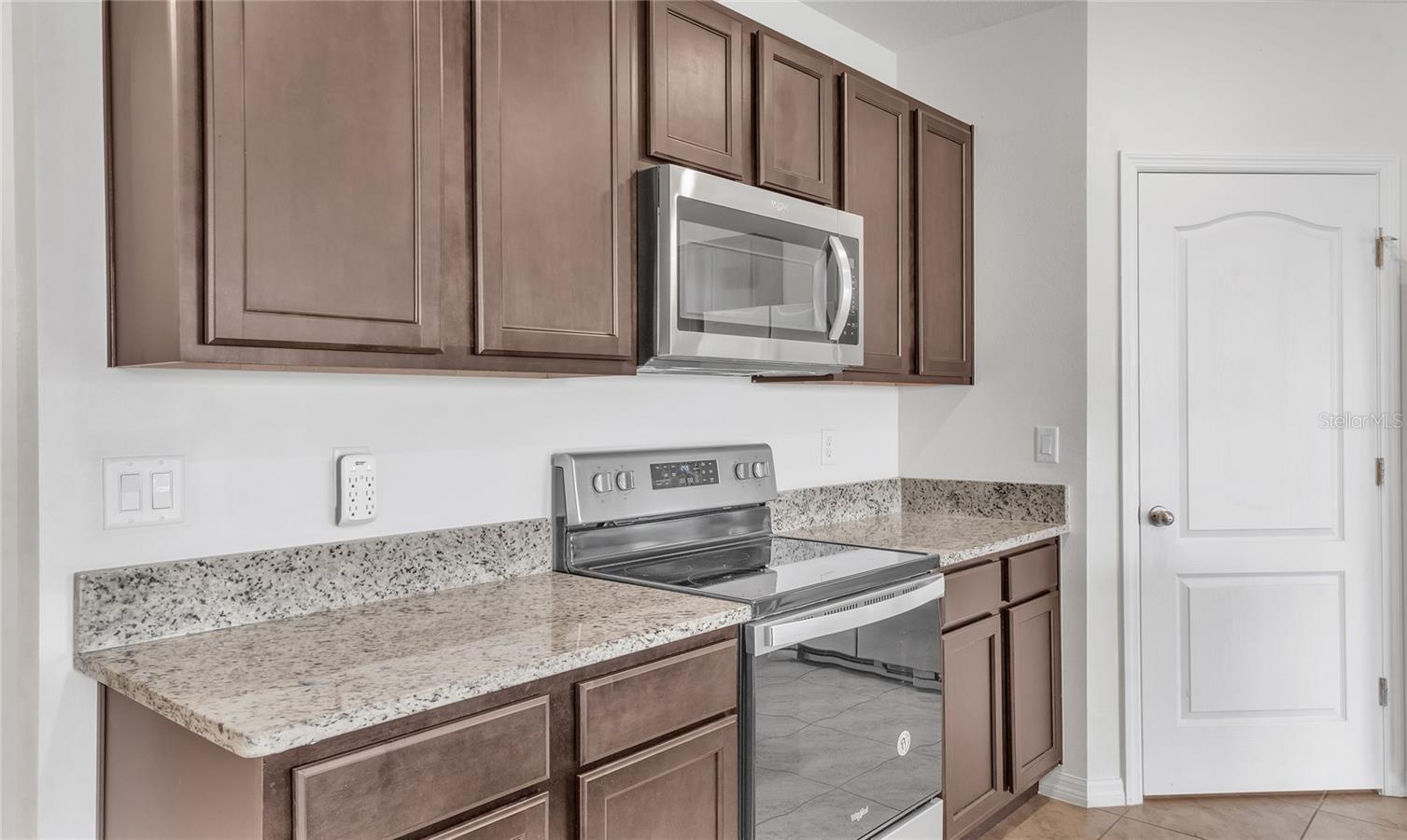 Image 10 of 31 For 2904 Long Pond Drive