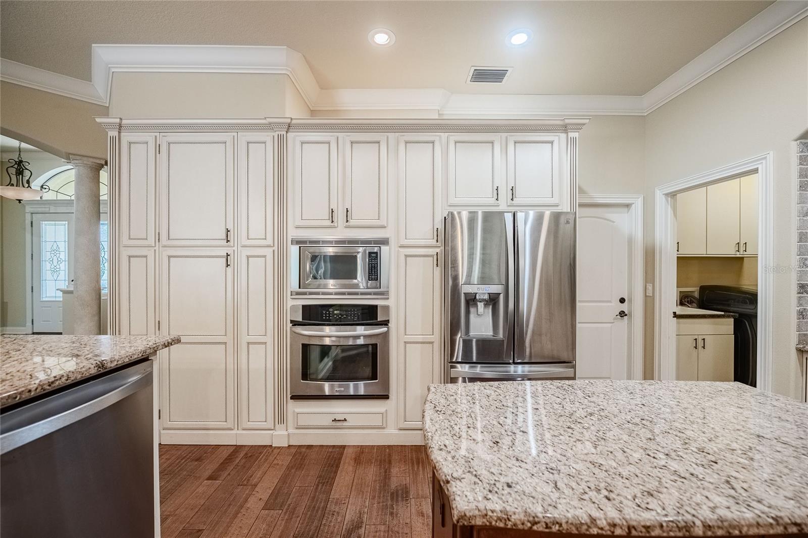 Image 15 of 54 For 6658 Crescent Woods Circle