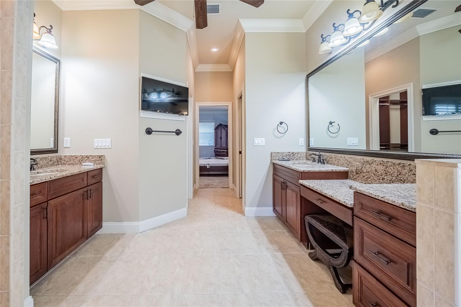 Image 30 of 54 For 6658 Crescent Woods Circle