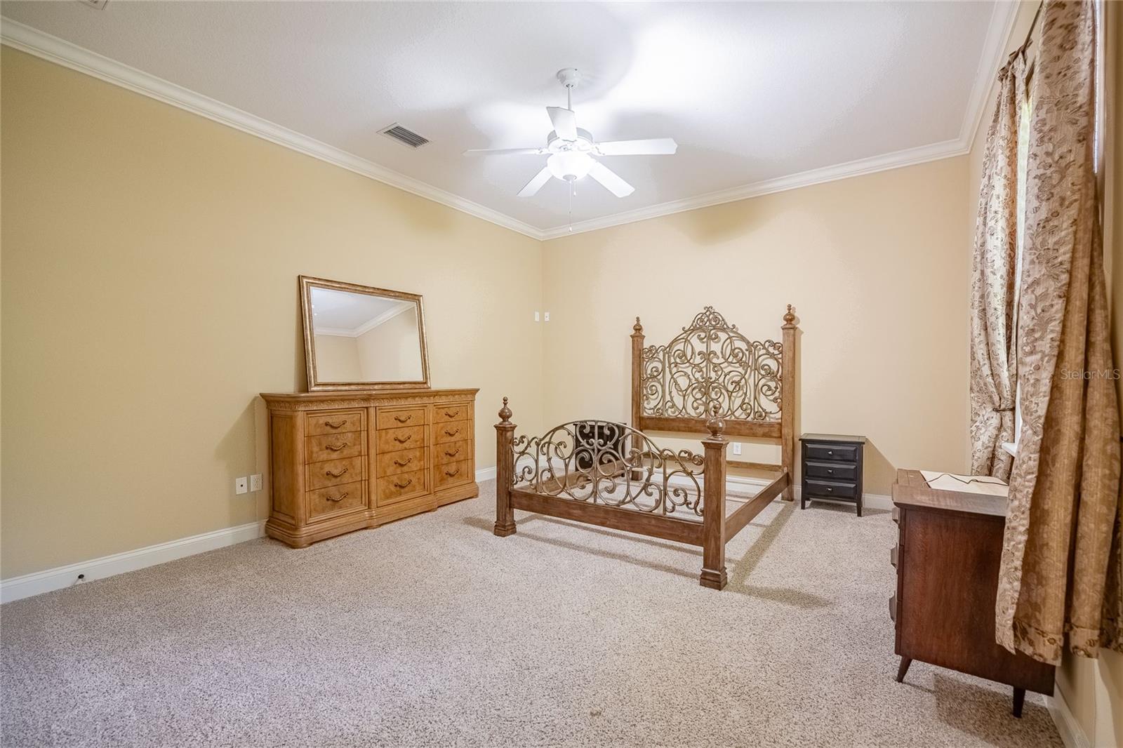 Image 33 of 54 For 6658 Crescent Woods Circle