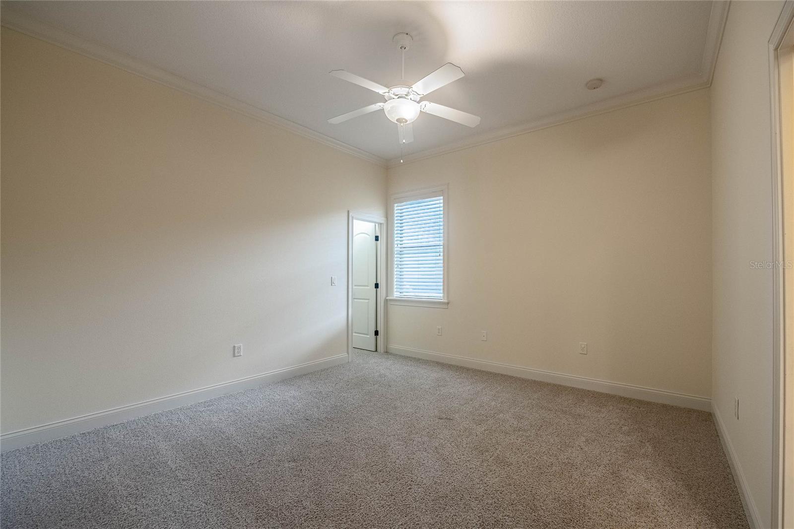 Image 36 of 54 For 6658 Crescent Woods Circle