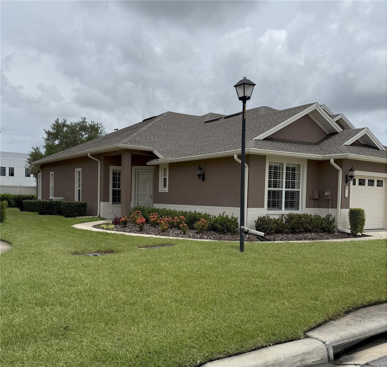 Image 2 of 24 For 2929 Mission Lakes Drive 10
