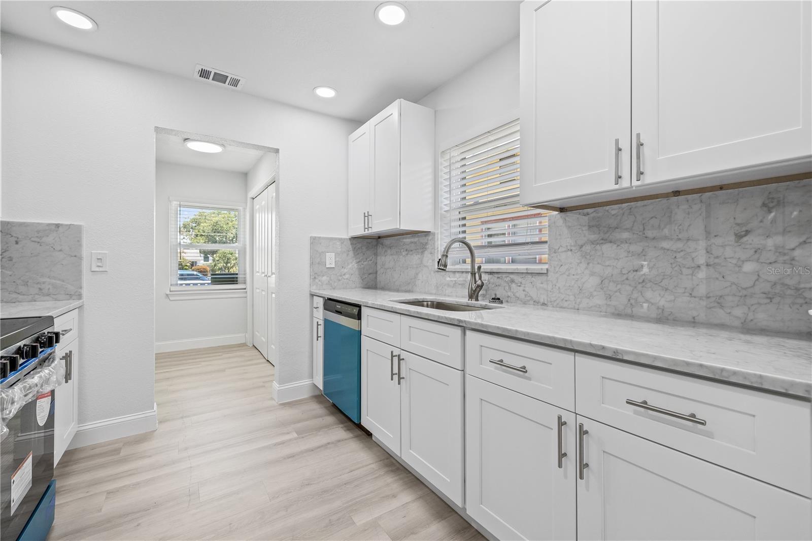 Image 16 of 50 For 4318 1st Avenue S
