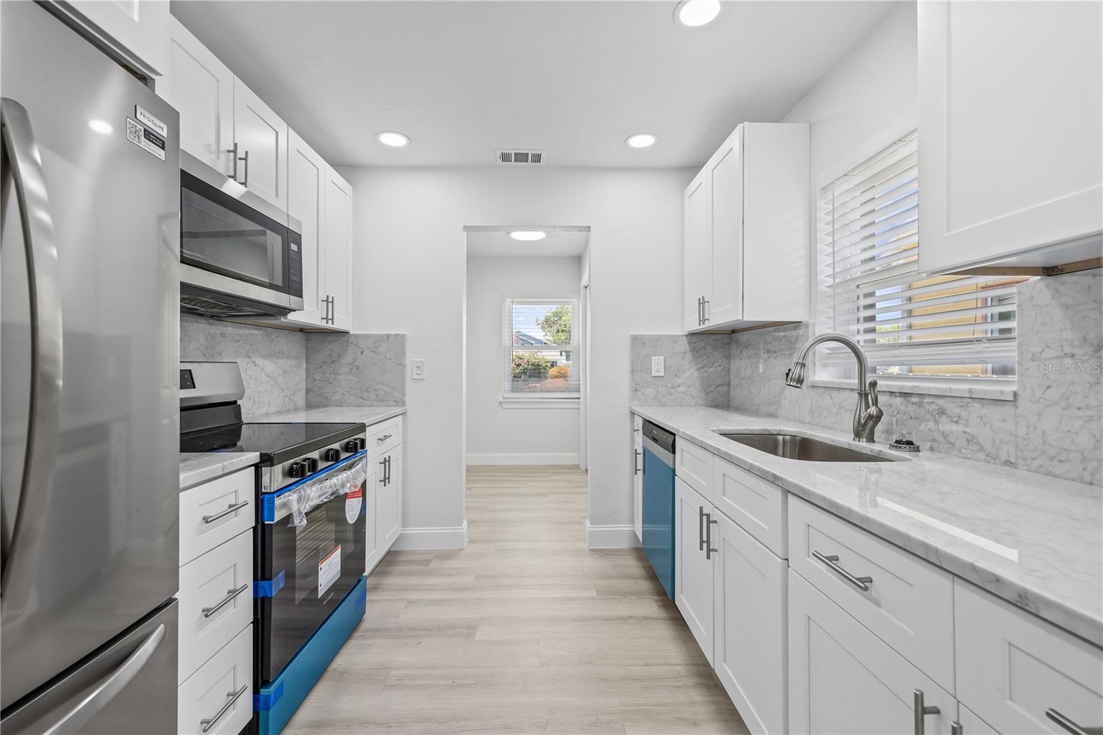 Image 17 of 50 For 4318 1st Avenue S