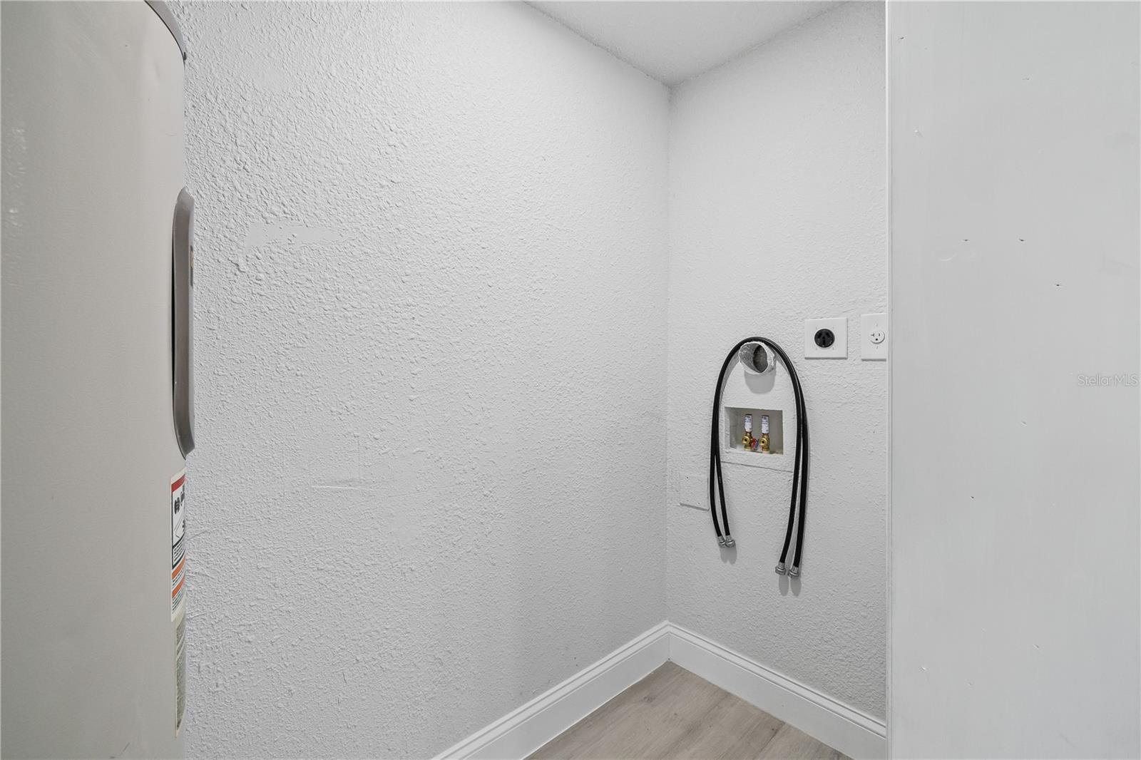 Image 35 of 50 For 4318 1st Avenue S