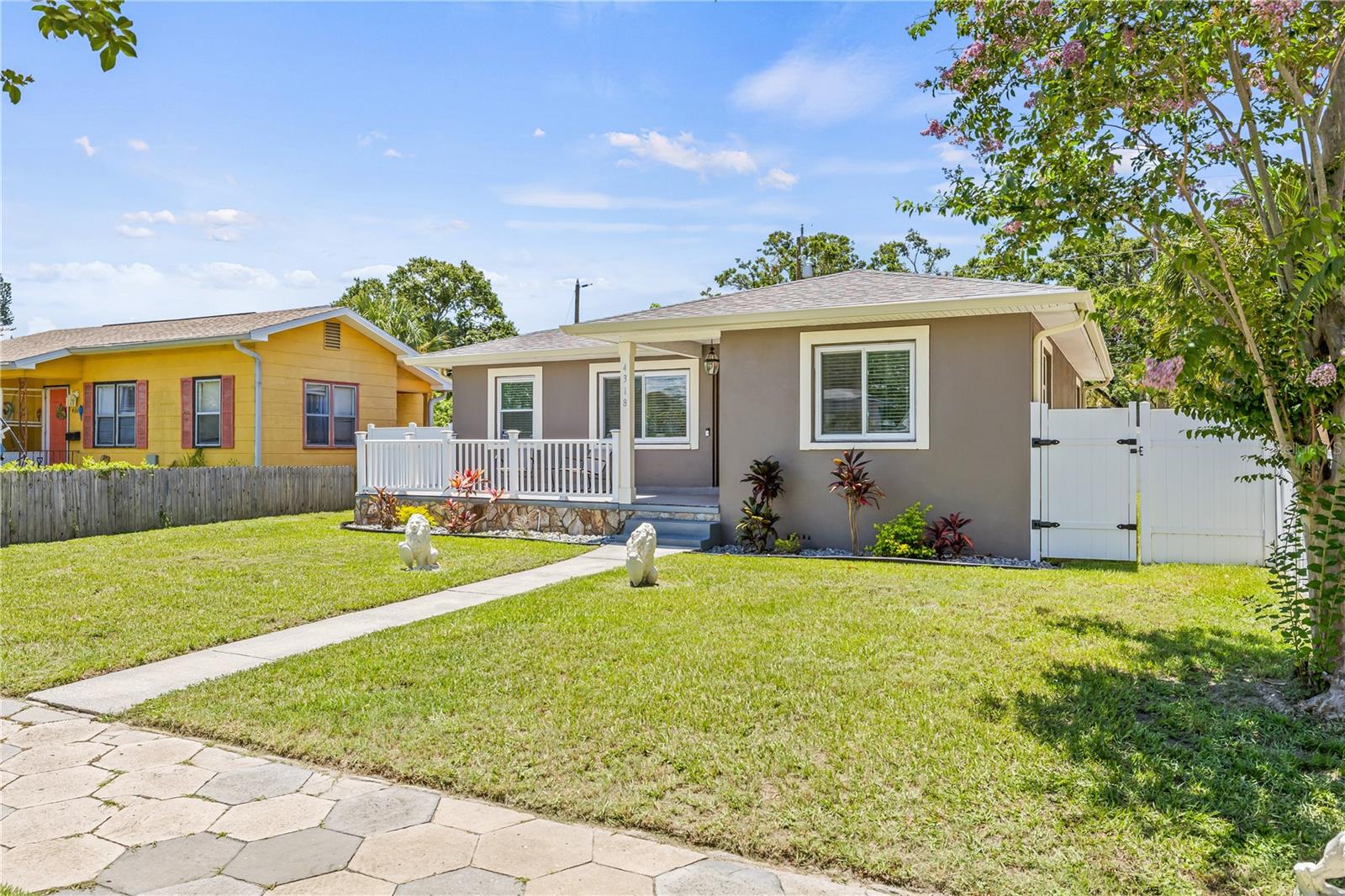 Image 4 of 50 For 4318 1st Avenue S