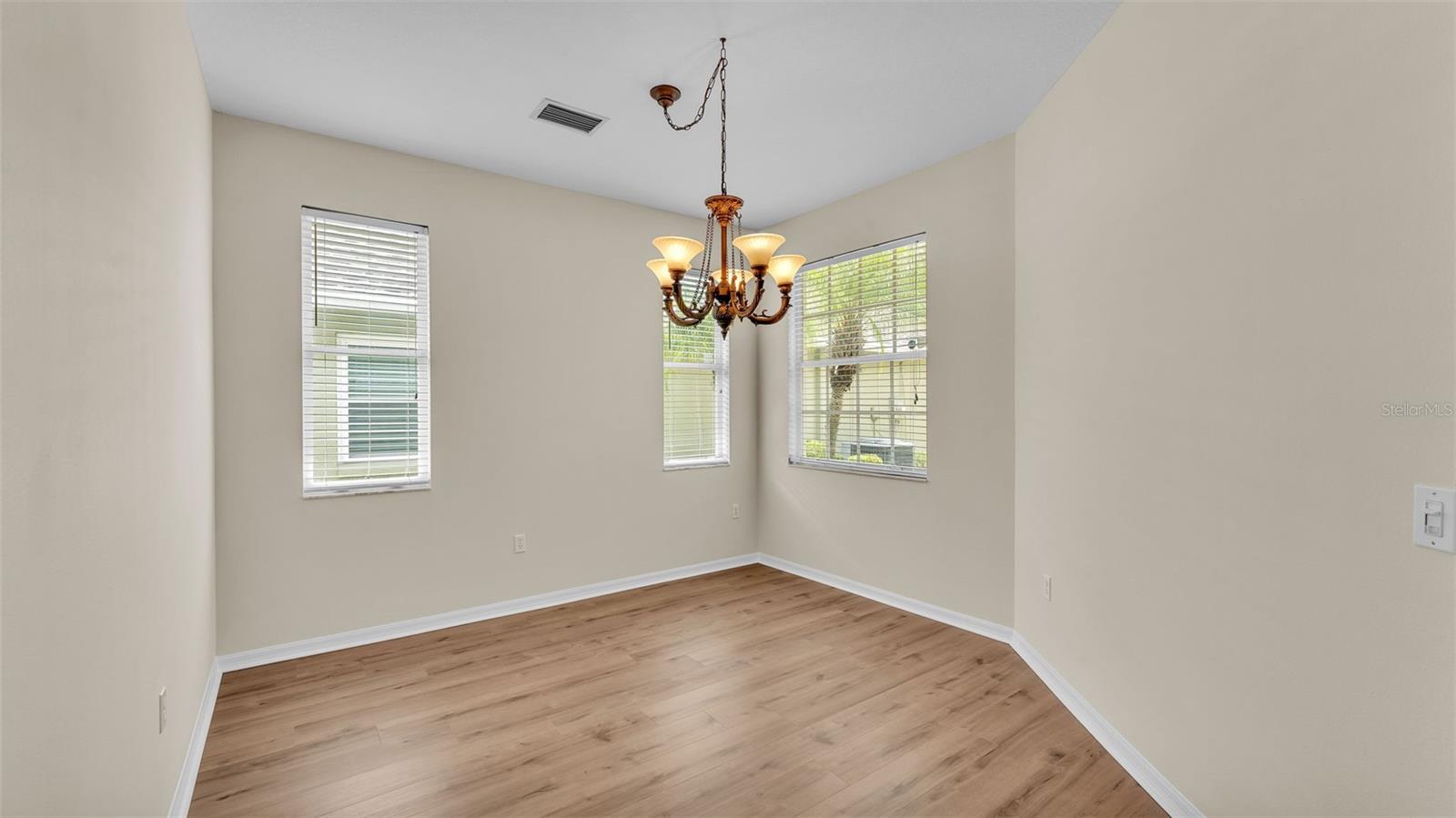 Image 22 of 55 For 4445 Pebble Pointe Drive
