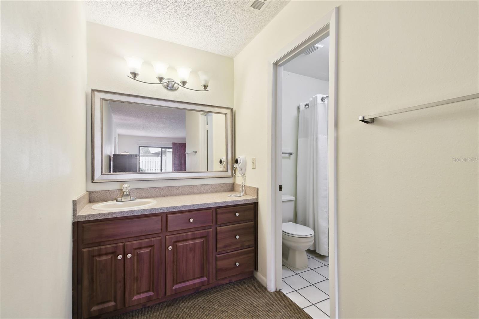 Image 19 of 34 For 4241 Oak Loop