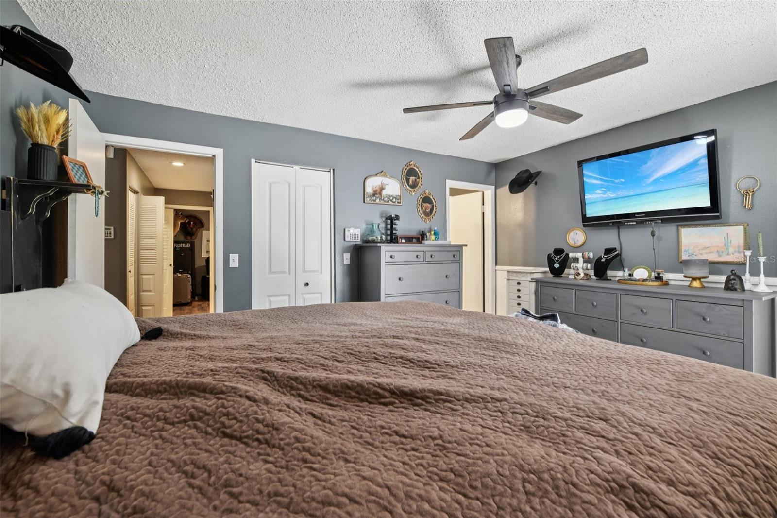 Image 28 of 69 For 4650 Eastwind Drive