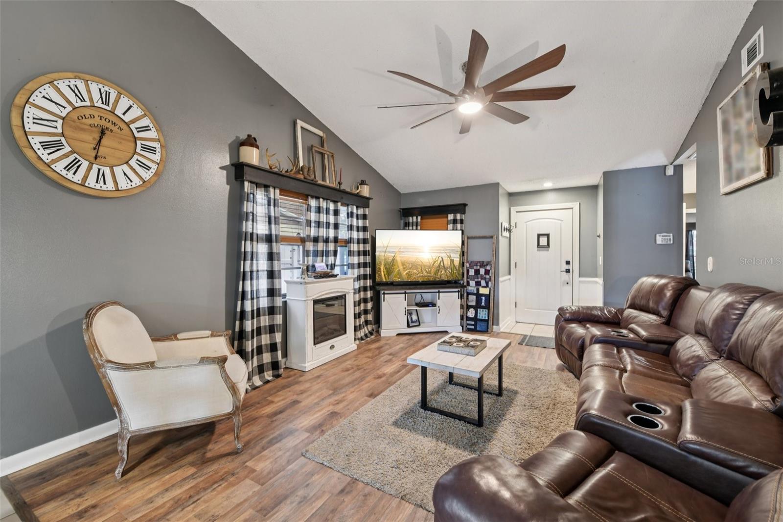 Image 9 of 69 For 4650 Eastwind Drive