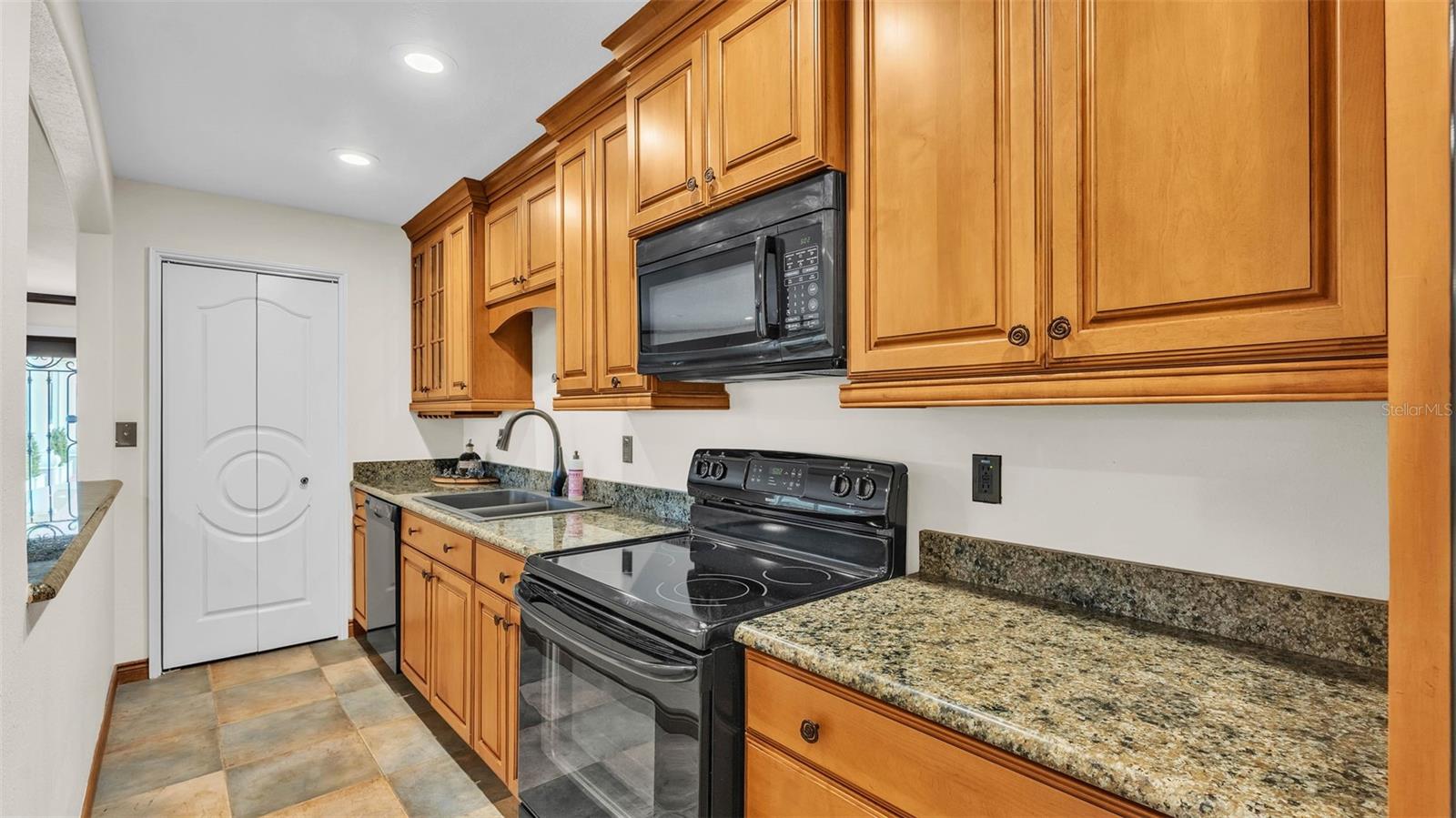 Image 71 of 93 For 745 Whisper Woods Drive