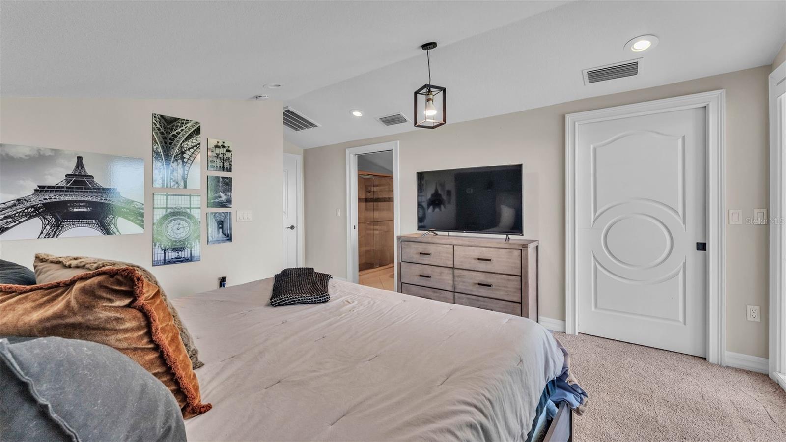 Image 76 of 93 For 745 Whisper Woods Drive