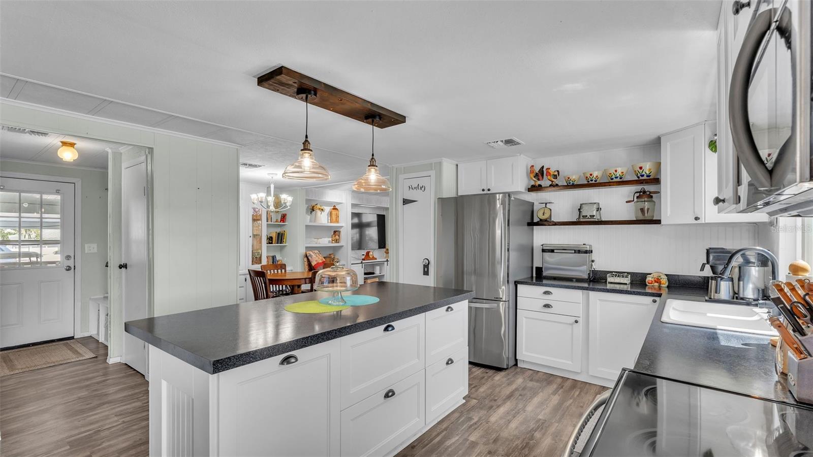 Image 10 of 54 For 2055 S Floral Ave  164