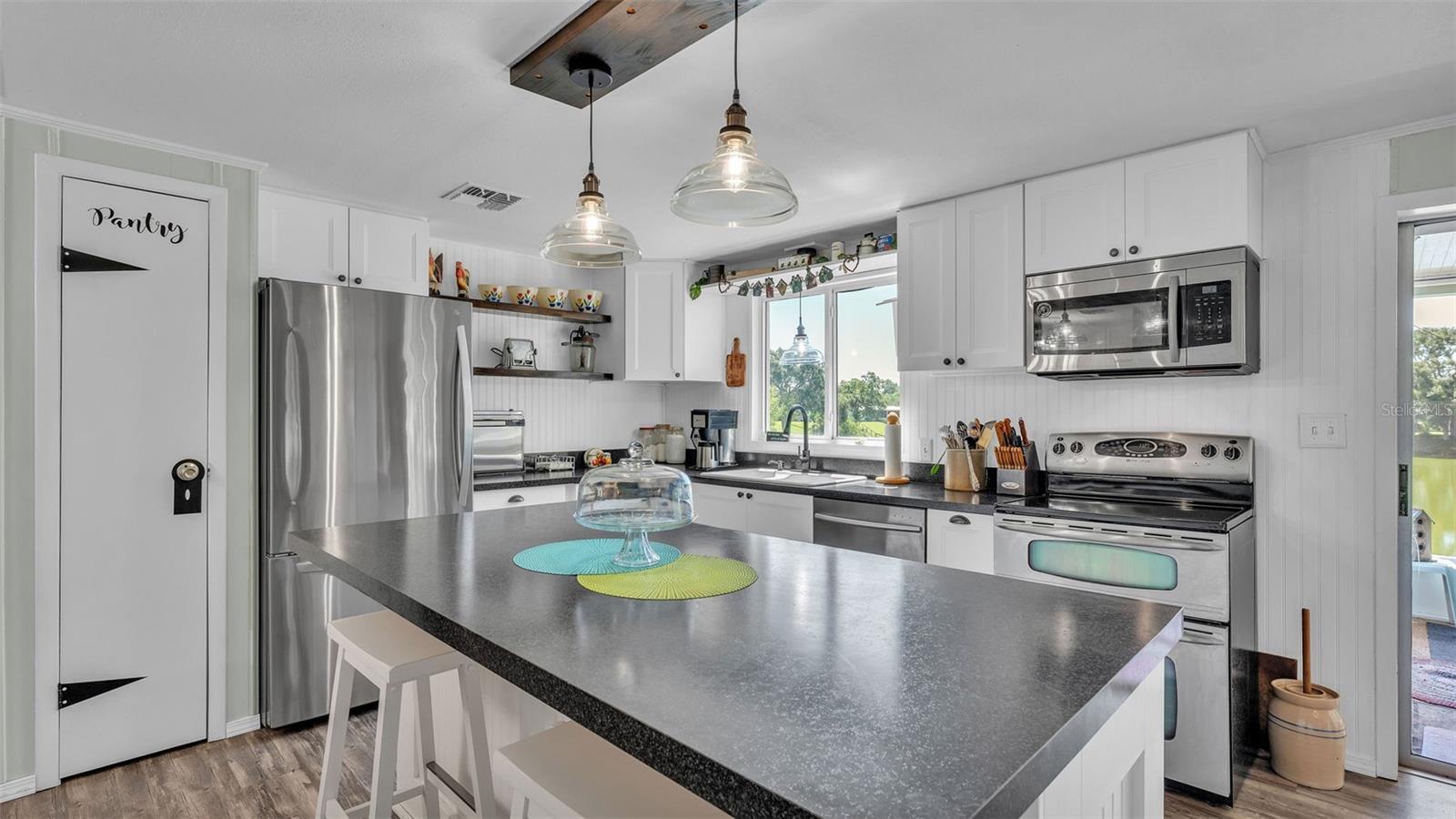 Image 13 of 54 For 2055 S Floral Ave  164