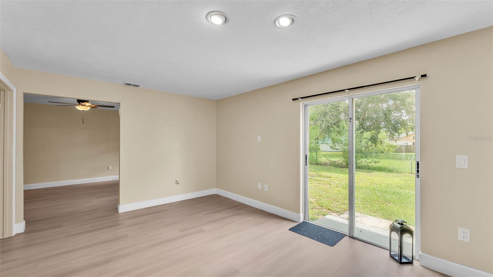 Image 12 of 40 For 1100 Lowry Avenue 69
