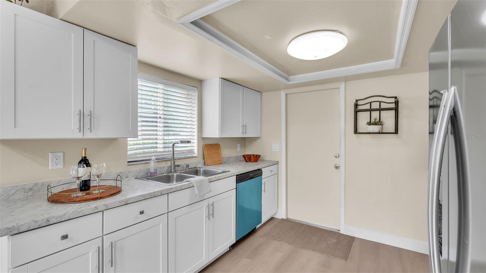 Image 14 of 40 For 1100 Lowry Avenue 69