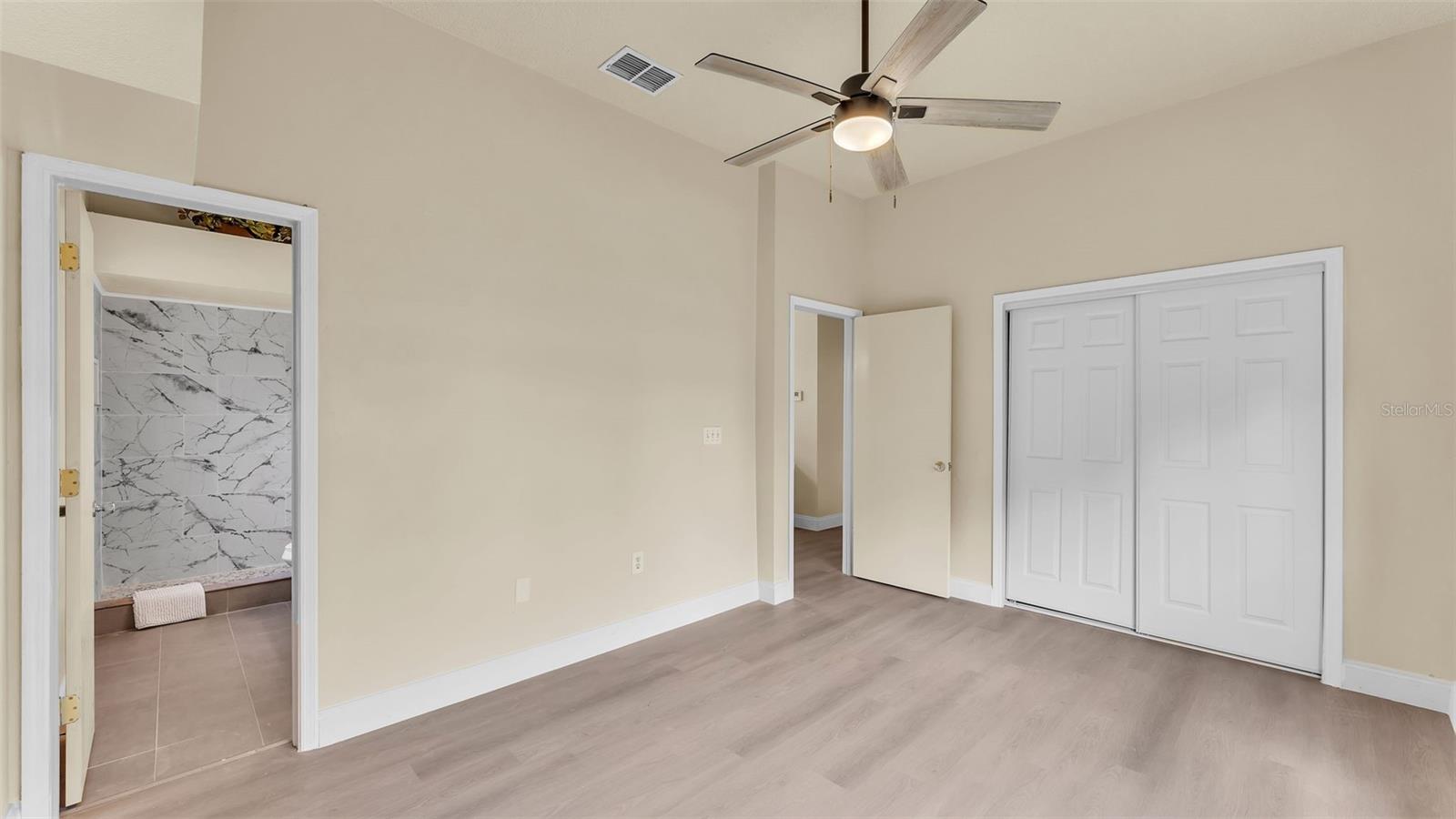 Image 18 of 40 For 1100 Lowry Avenue 69