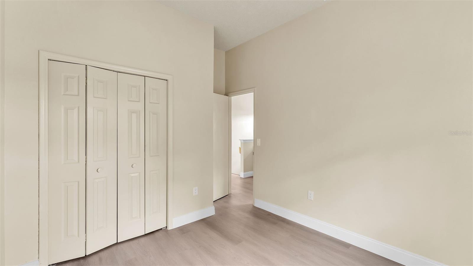 Image 22 of 40 For 1100 Lowry Avenue 69