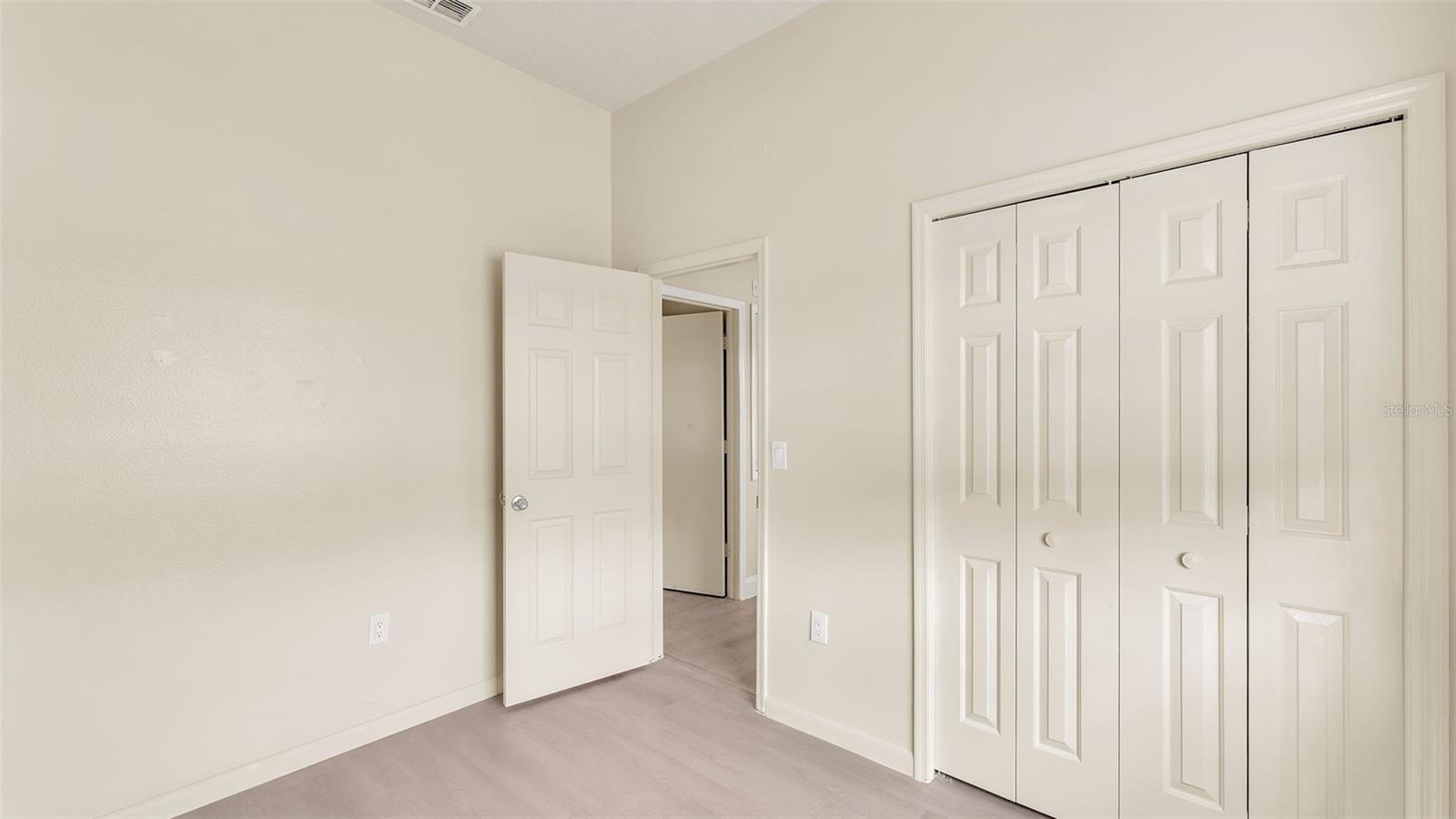 Image 24 of 40 For 1100 Lowry Avenue 69