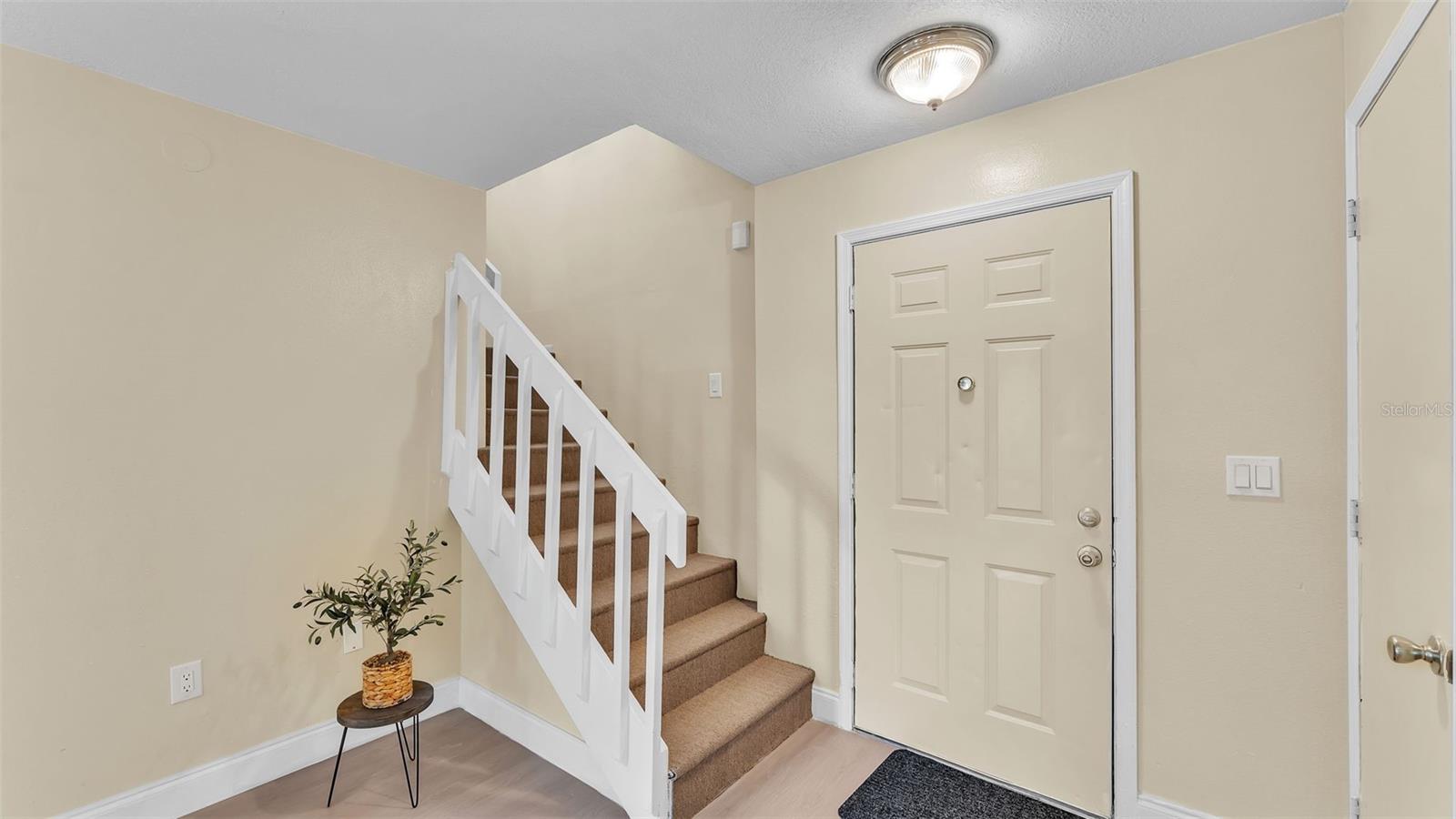 Image 4 of 40 For 1100 Lowry Avenue 69