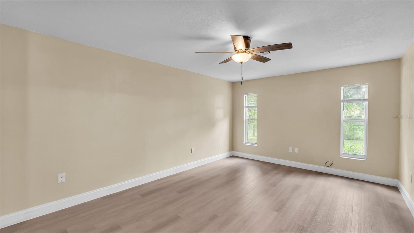 Image 7 of 40 For 1100 Lowry Avenue 69