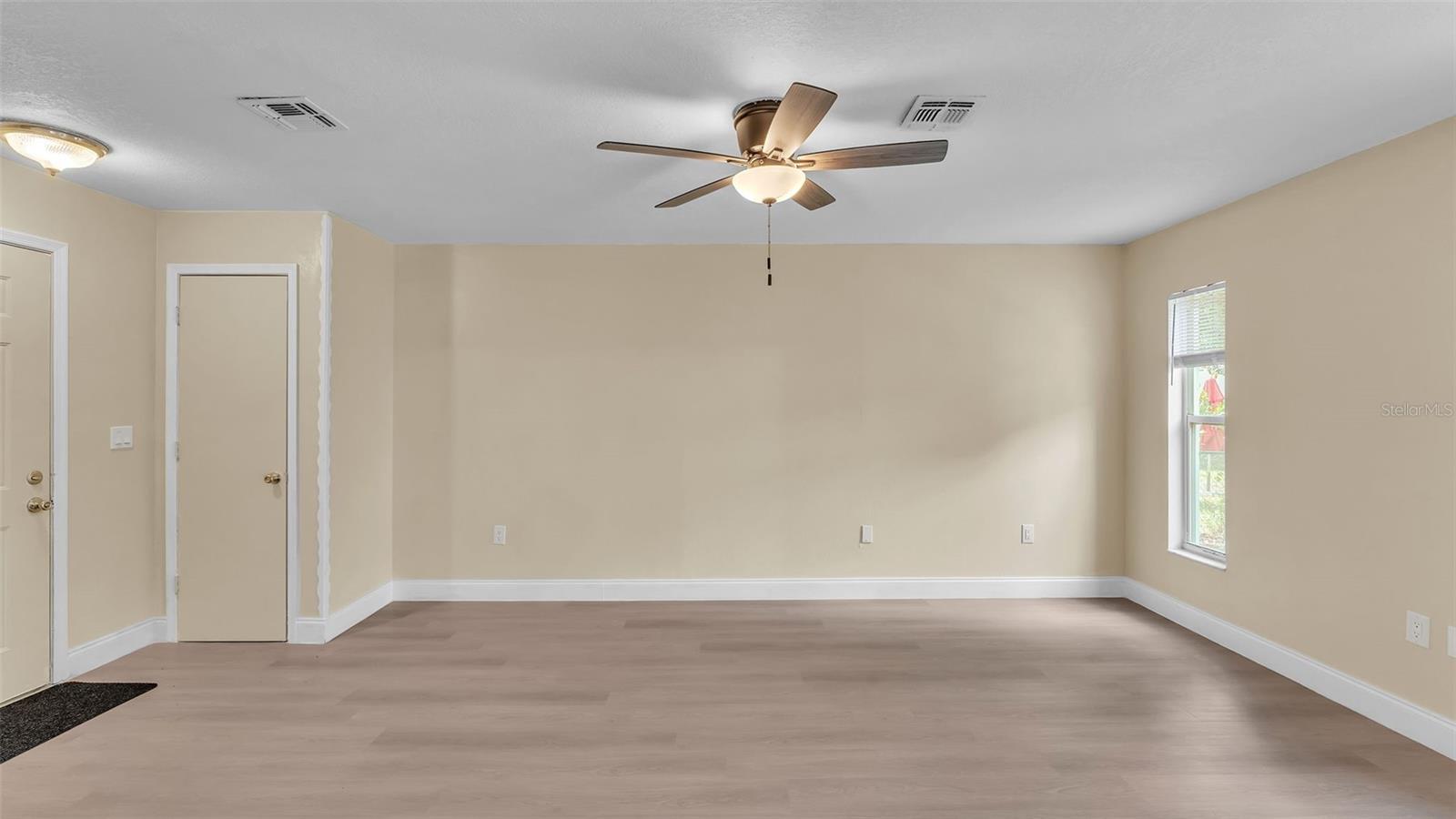 Image 8 of 40 For 1100 Lowry Avenue 69