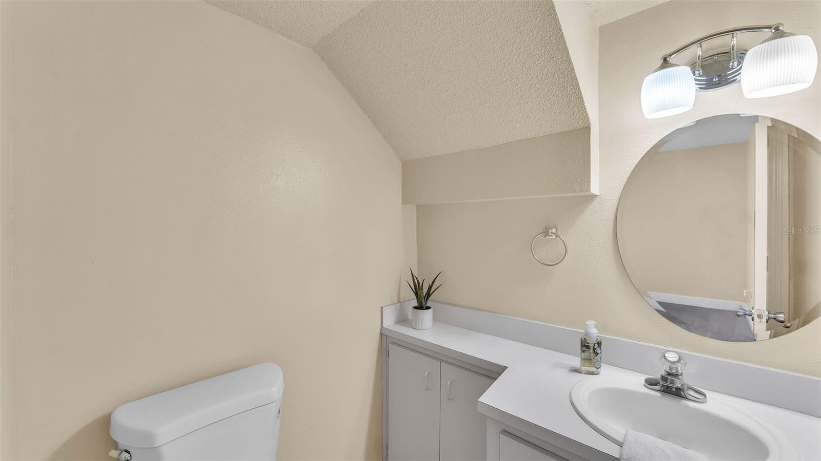 Image 9 of 40 For 1100 Lowry Avenue 69