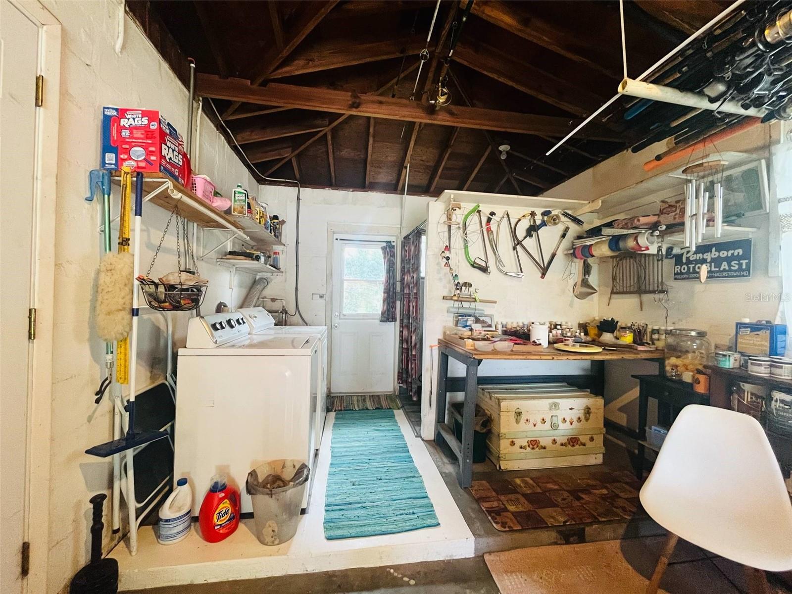 Image 11 of 21 For 1456 Temple Street