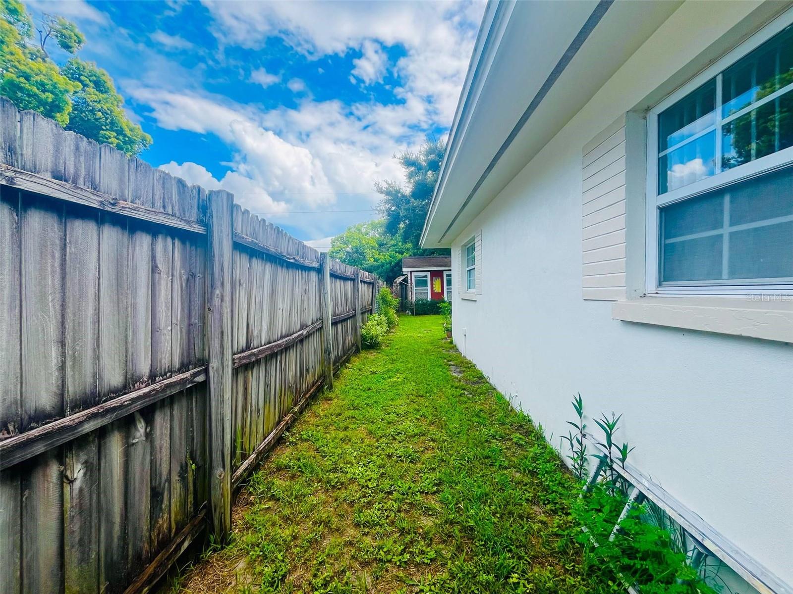 Image 19 of 21 For 1456 Temple Street