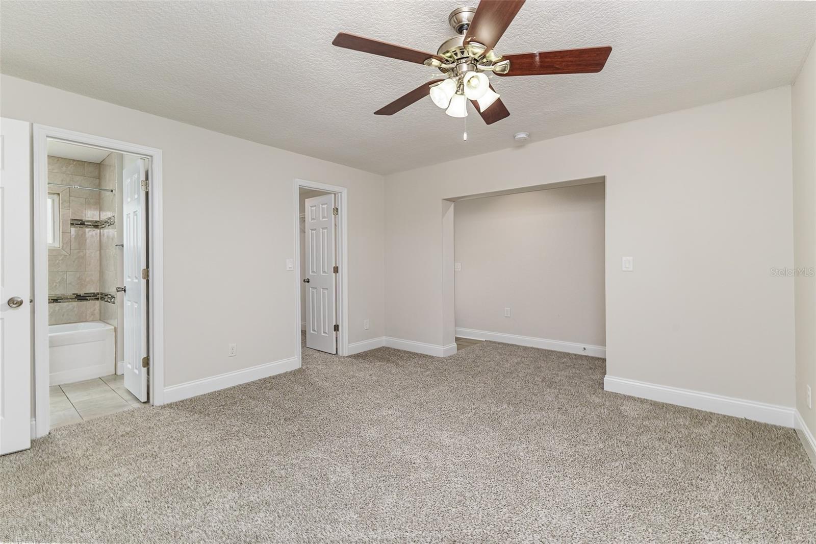 Image 12 of 31 For 537 Heather Court