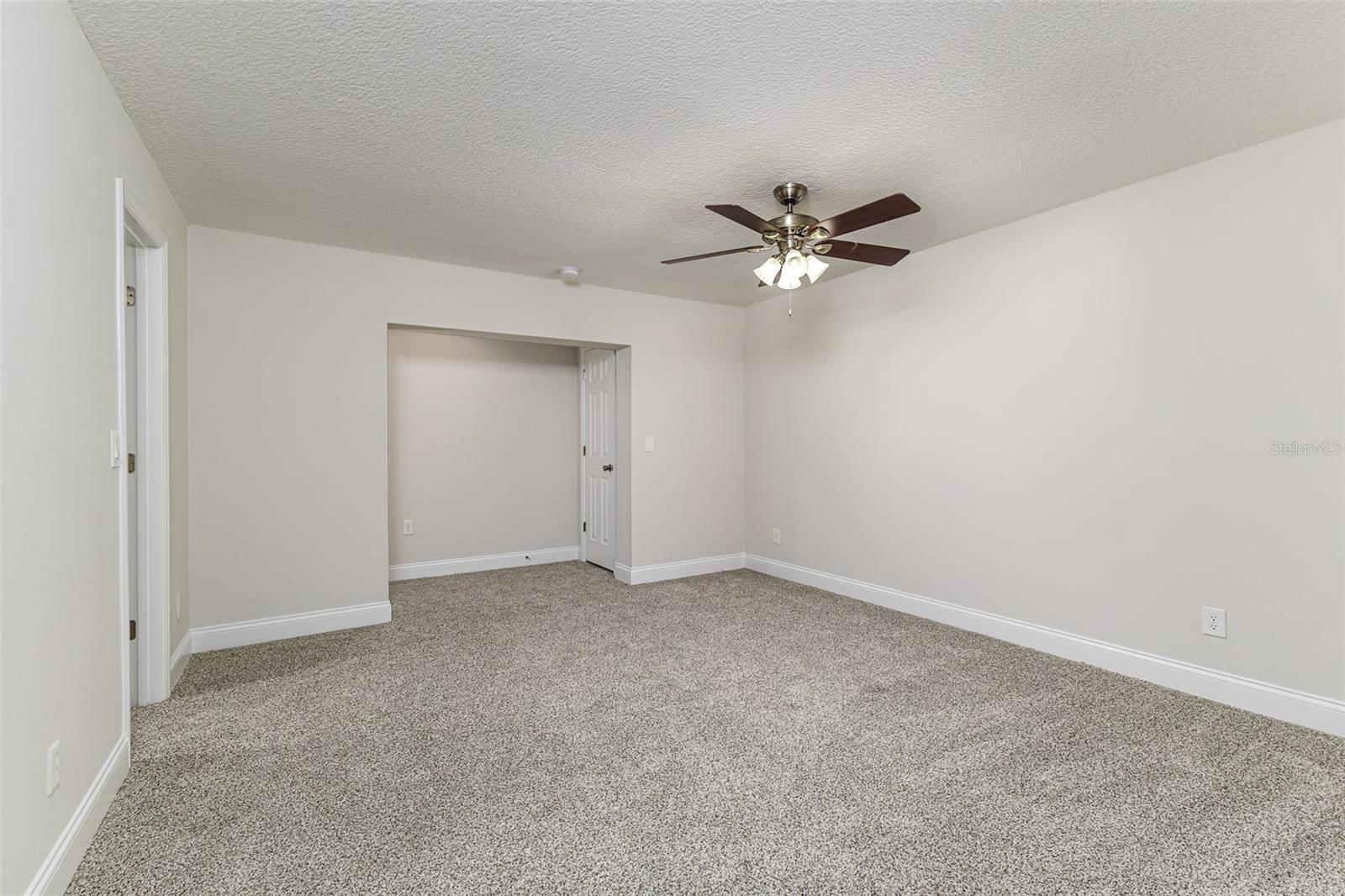 Image 16 of 31 For 537 Heather Court