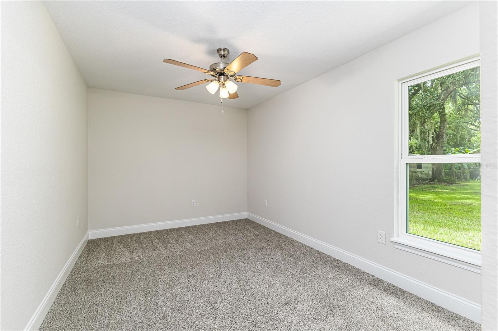 Image 17 of 31 For 537 Heather Court