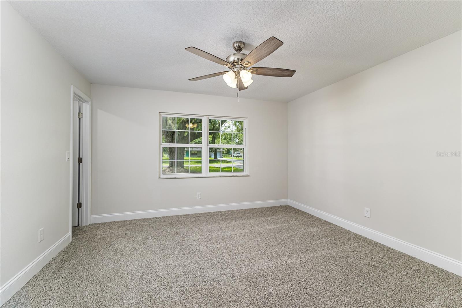 Image 22 of 31 For 537 Heather Court