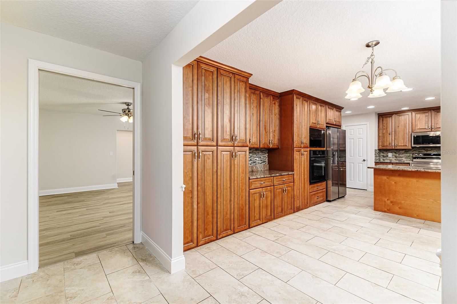 Image 3 of 31 For 537 Heather Court