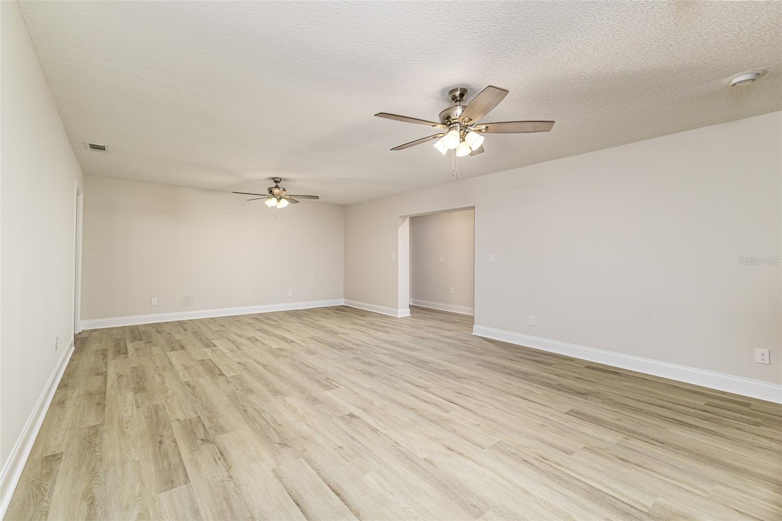 Image 7 of 31 For 537 Heather Court