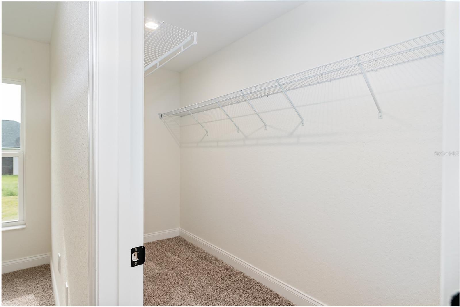 Image 11 of 25 For 714 Voight Avenue N