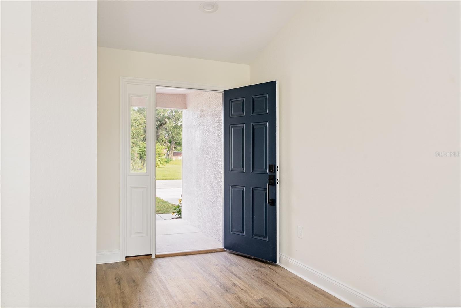 Image 3 of 25 For 714 Voight Avenue N