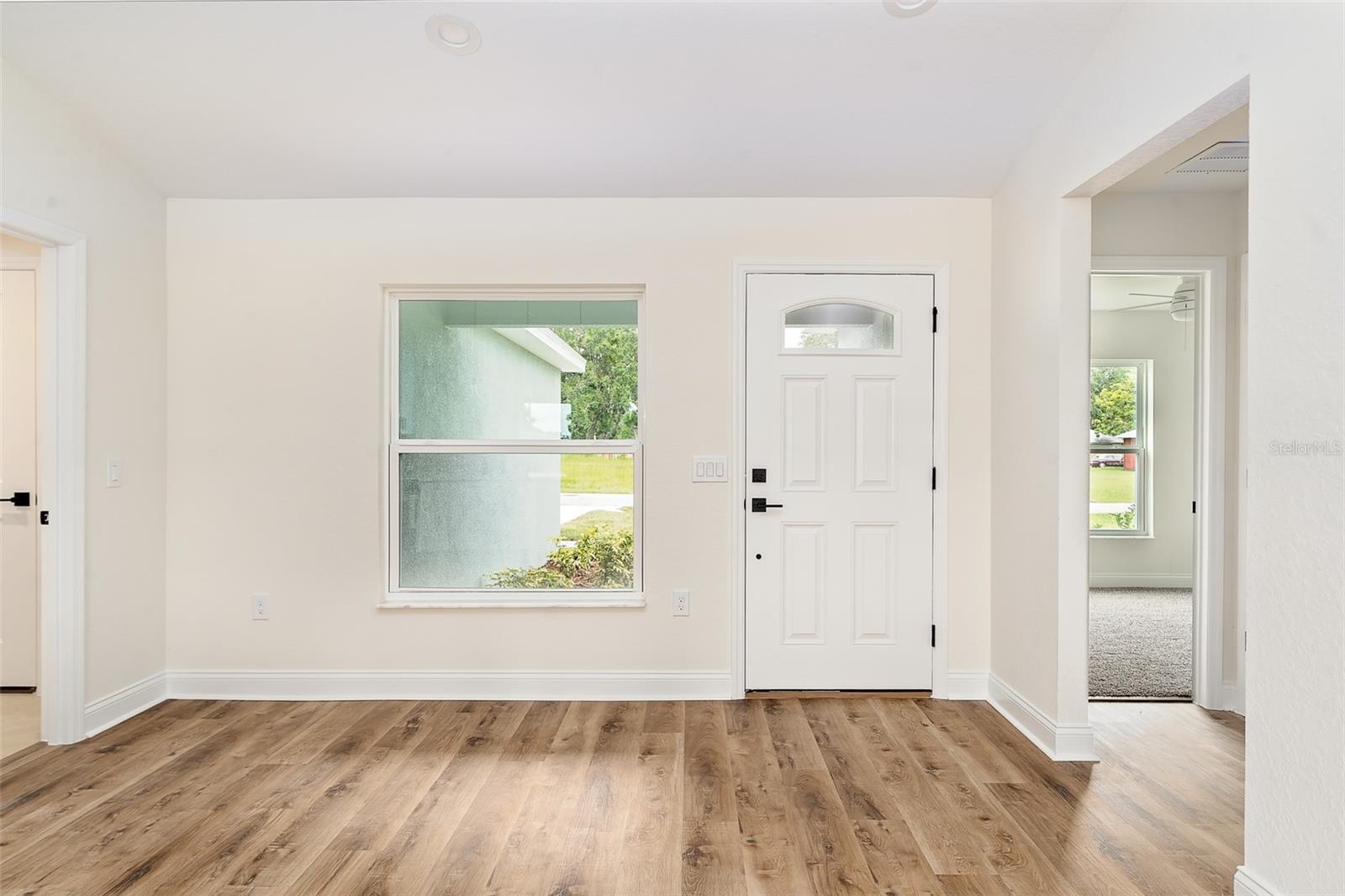 Image 3 of 28 For 724 Voight Avenue N