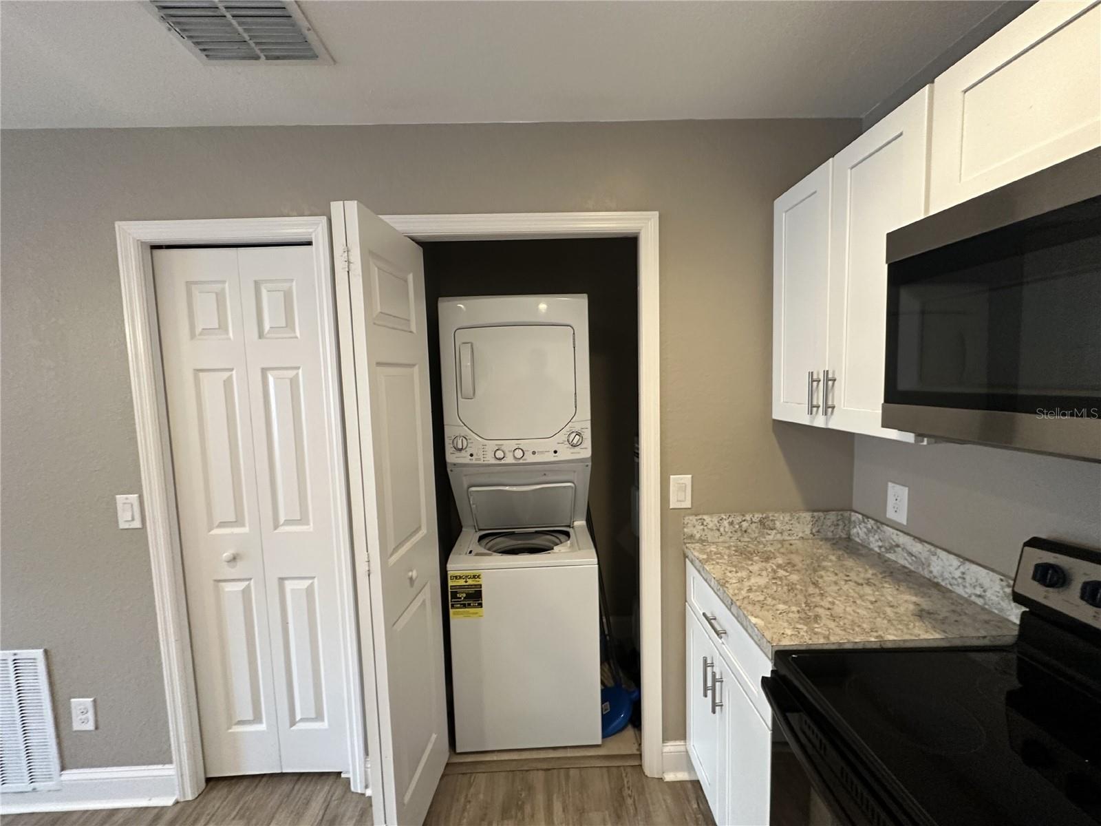 Image 3 of 8 For 640 Grapefruit Avenue A