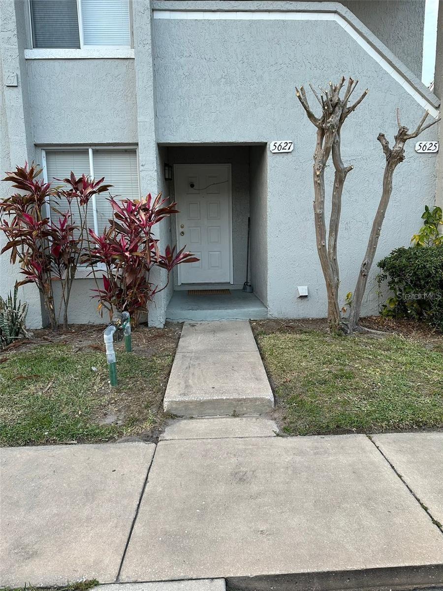 Image 4 of 7 For 5627 Blue Shadows Court 3